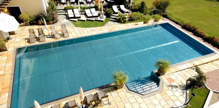 Panorama-Infinity-Pool-Hotel Schalber